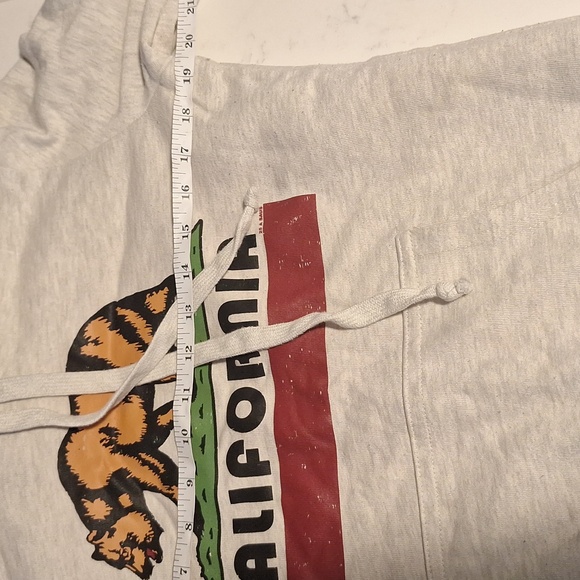 California Sweatshirt - Picture 6 of 6